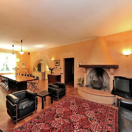 In Montemaggiore With Private Pool Villa
